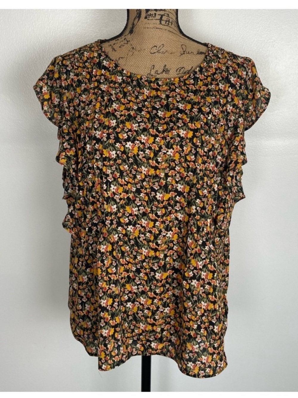 Counterparts size XL Floral Ruffle Sleeve Top